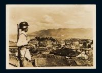 P 抗战时期驻扎重庆中央军士兵执勤黑白照片一张