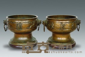 清中期 铜人物纹双兽耳大香炉1对 径：26.5cm
