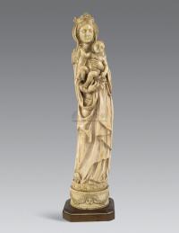 19世纪晚期 法国牙雕圣母子