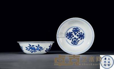明万历 青花花果纹卧足碗 (一对) 直径12.2cm