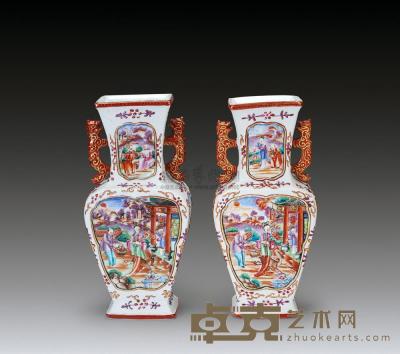 清乾隆 广彩雕瓷开光人物纹龙耳方瓶 （一对） 高26.5cm