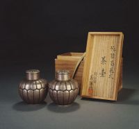 菊瓣紋銀茶葉罐