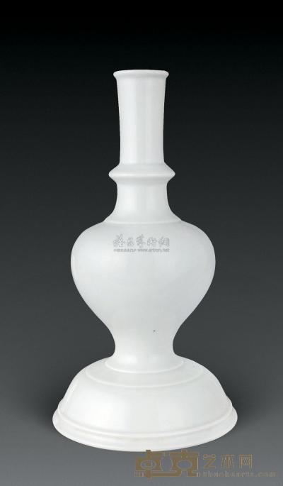 清 白釉芷草瓶 高22.5cm