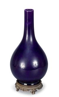 清雍正 茄皮紫釉胆瓶