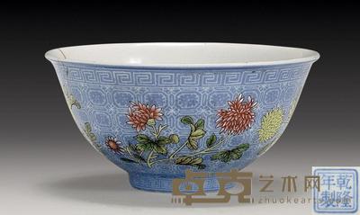 民国 蓝料地粉彩花卉碗 直径9.2cm