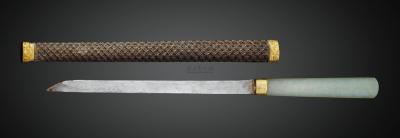 18/19世纪 A JADE-HANDLED KNIFE WITH WOOD SCABBARD