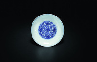 清雍正 青花铁线描苜蓿纹盘