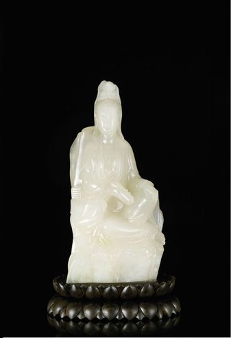 王祖光作寿山荔枝冻石持经观音摆件