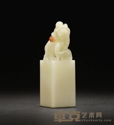 寿山巧色芙蓉石螭钮章 2.6×2.6×8.3cm