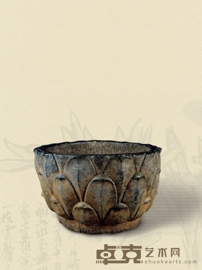 清·青石莲瓣纹石盆 59×59×37cm
