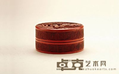 清乾隆 剔红松石人物香盒 高：4.8cm 直径：9.4cm