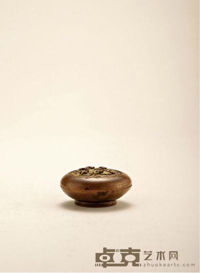 清早期 铜鎏金香盒 高：3.4cm 直径：6.1cm 重：105g