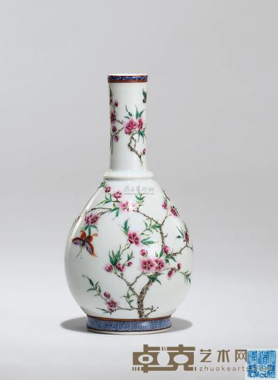 清道光 粉彩桃花蝴蝶纹瓶 高15cm