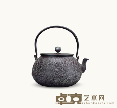 大正八年 柚皮纹回型错银提梁兴隆讲终了纪念铁壶（带箱） 18×17cm