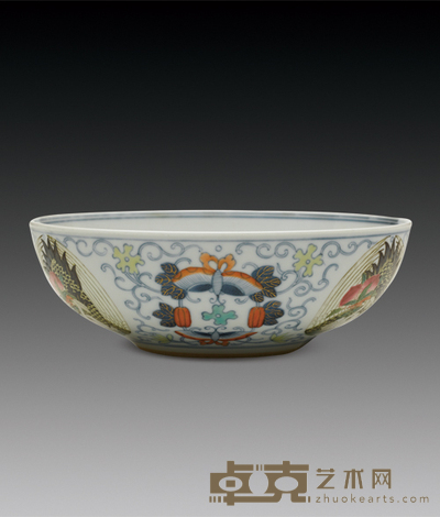 斗彩团鹤纹卧足杯 D:15.2cm