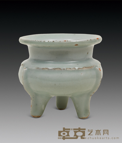 龙泉窑三足炉 H:8.4cm