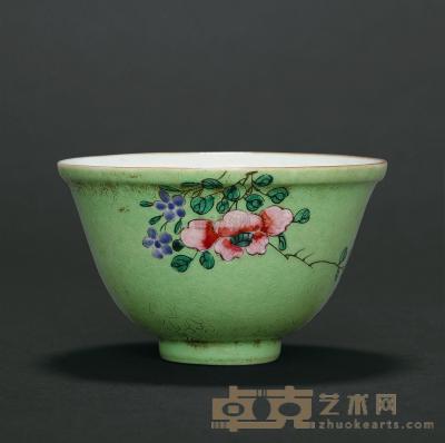 清乾隆 绿釉轧道花卉碗 直径11cm