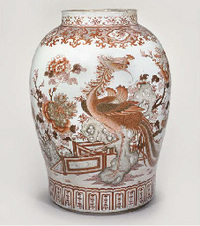 Qianlong A large iron-red and gilt baluster jar