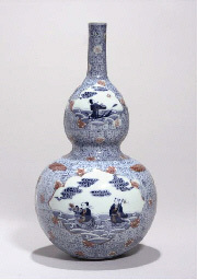 19th/20th century An underglaze blue and copper-red double-gourd vase