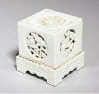 17th century A white-glazed blanc-de-chine square seal box and cover
