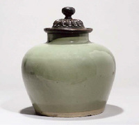 18th Century A Yixing jar with Jun glaze