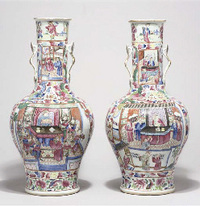 19TH CENTURY A PAIR OF CANTON FAMILLE ROSE VASES