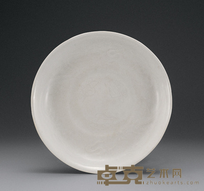 明洪武 白釉暗花龙纹盘 直径18.8cm