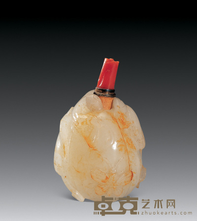 清 白玉瓜形烟壶（配红珊瑚盖） 高4.3cm；宽3.3cm