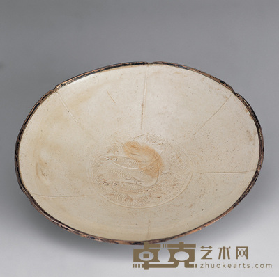 宋 镶银口定窑鱼藻纹盘 径18.6cm