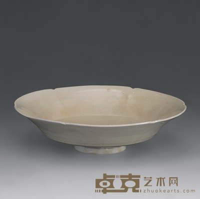 宋 定窑白釉葵口盘 口径18cm