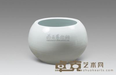 青白瓷大花瓶 （一件） 口径66cm，高65cm