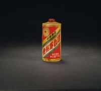 60年代后期五星牌贵州茅台酒（木塞黄釉瓶）