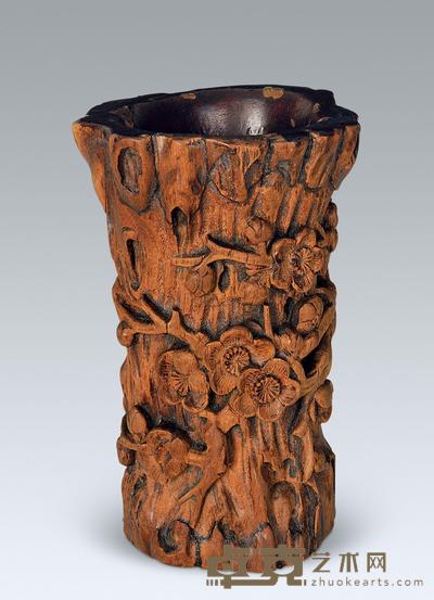 梅花雕笔筒 高14cm；重151.4g