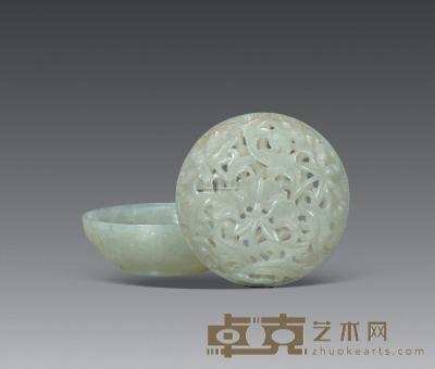 清 青玉镂雕花卉纹香熏 直径5.5cm