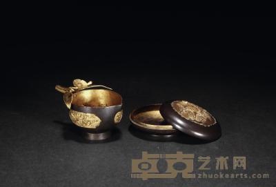 清早期 铜鎏金刻花鸟纹印泥盒及桃形把杯 盒6cm；杯7.5cm