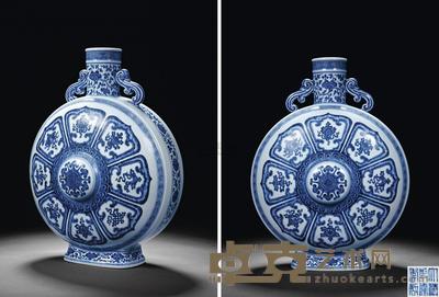 清乾隆 青花缠枝花卉八吉祥纹抱月瓶 高47.5cm
