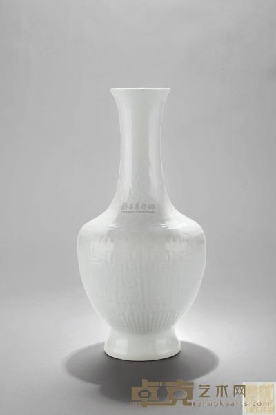 清雍正 白釉博古夔龙纹瓶 高27.5cm