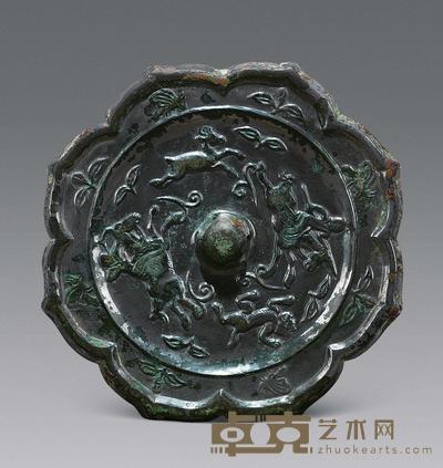 狩猎纹菱花镜 直径11.7cm