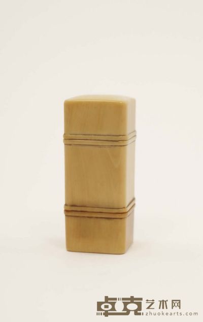 清·象牙雕方形盒 