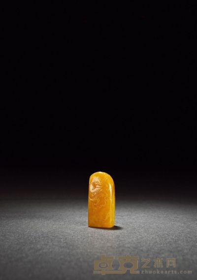 田黄石螭纹薄意章 2.1×1.5×4.7cm
