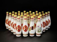 1987—1989年白瓷瓶汾酒一组30瓶