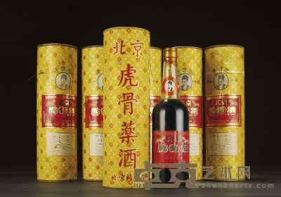 80年代北京同仁堂产李时珍牌虎骨酒（大瓶） 