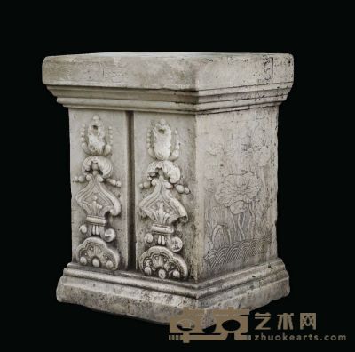 清  汉白玉皇家西番莲纹扇形花台 76×70×51cm