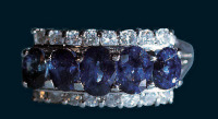 PT900蓝宝石镶钻戒指