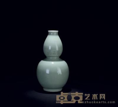 清 青釉刻花葫芦瓶 高30cm