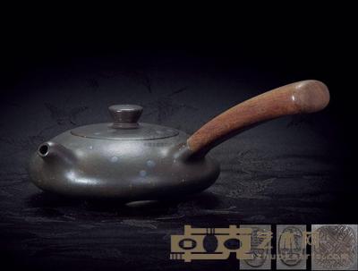 徐达明、王秀芳 镶银木柄壶 18.5×9.8×5cm