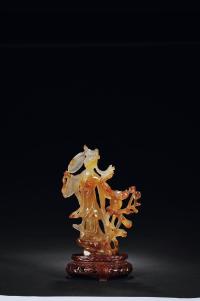 清 玛瑙雕纨扇仕女摆件