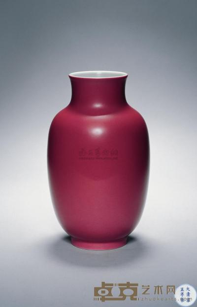 清雍正 胭脂釉灯笼瓶 高24.3cm