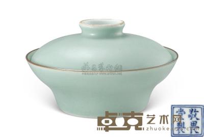 清乾隆 豆青釉盖碗 直径12.6cm
