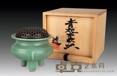 明 龙泉窑鬲式炉 高9.3cm